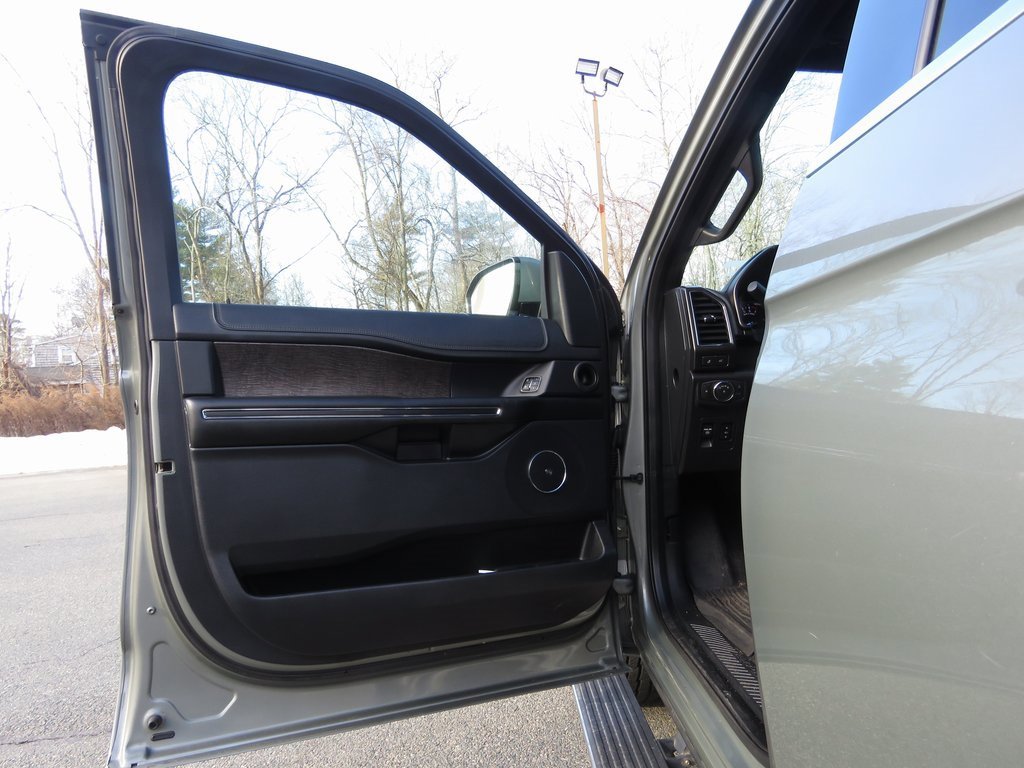 Used 2019 Ford Expedition Limited w/ Equipment Group 301A image 9