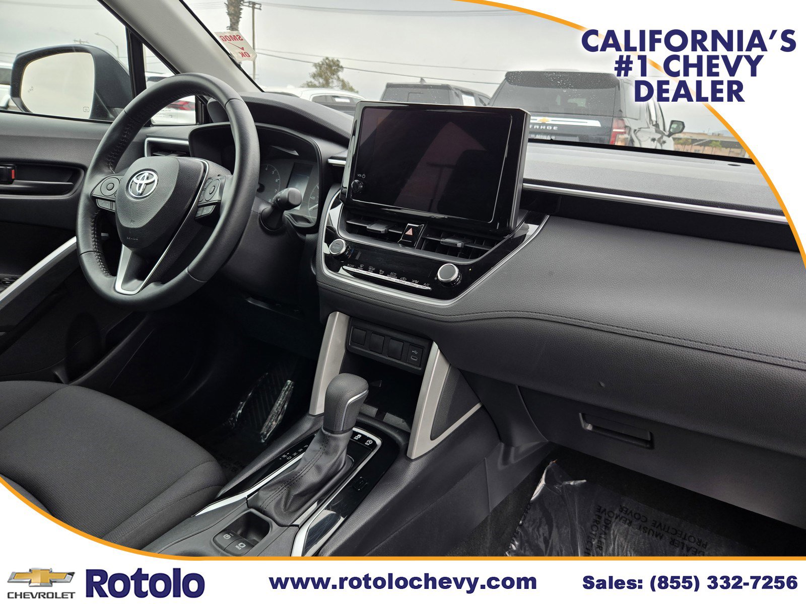 Used 2025 Toyota Corolla Cross LE image 9