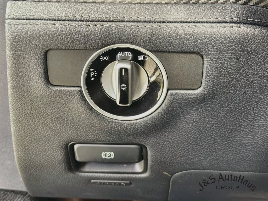 Used 2013 Mercedes-Benz SL 63 AMG image 10