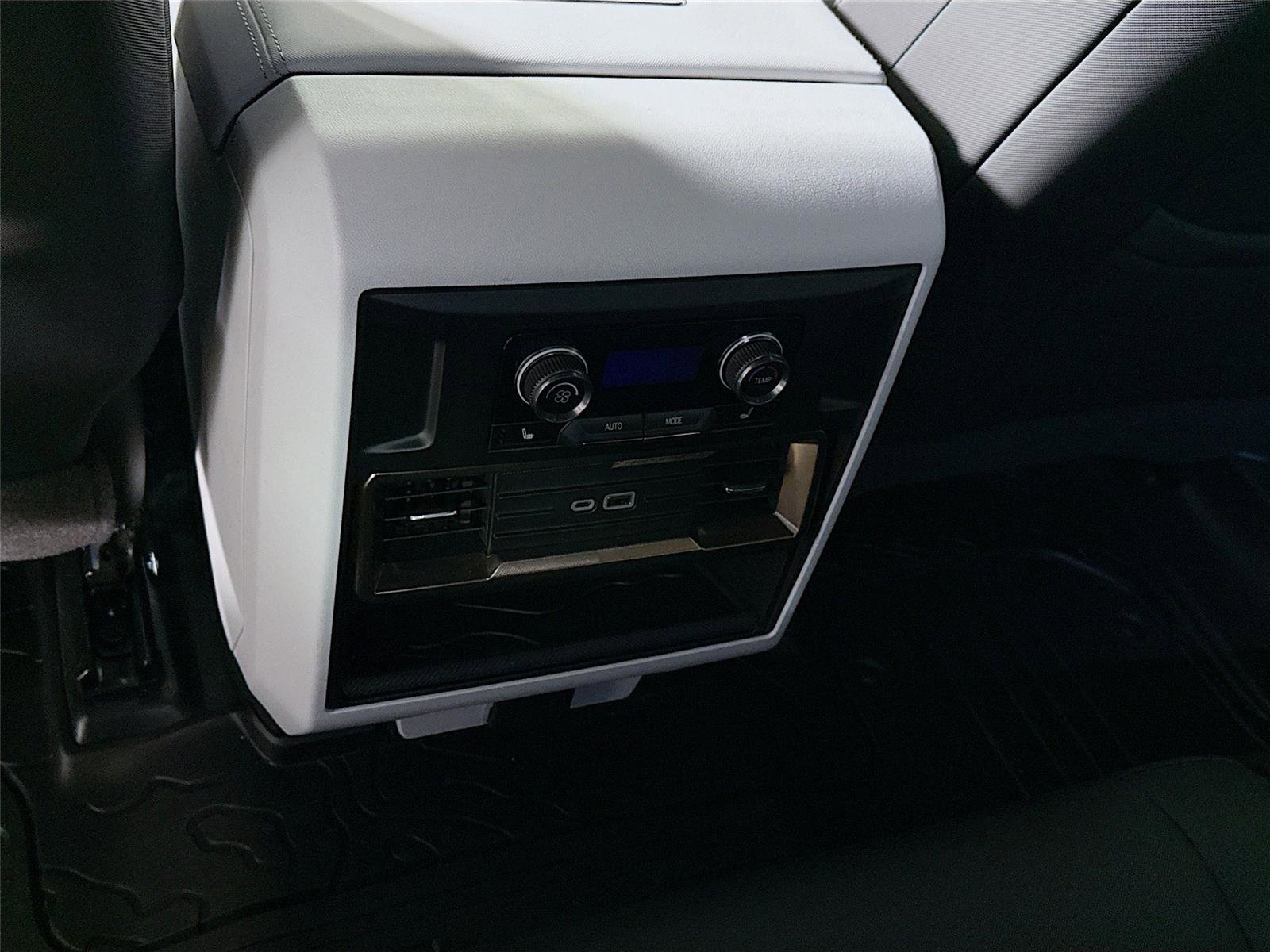 Used 2024 GMC Hummer EV 2X w/ Extreme Off-Road Package image 18