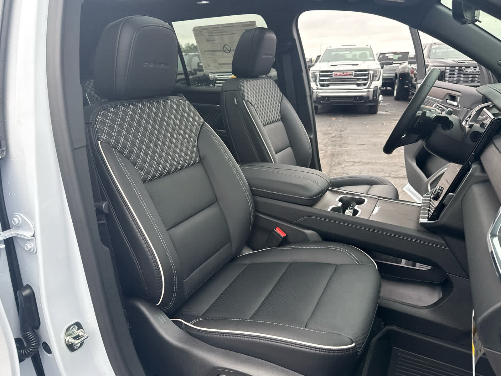 New 2027 GMC Acadia Denali w/ LPO, Floor Liner Package AWD/4WD image 27