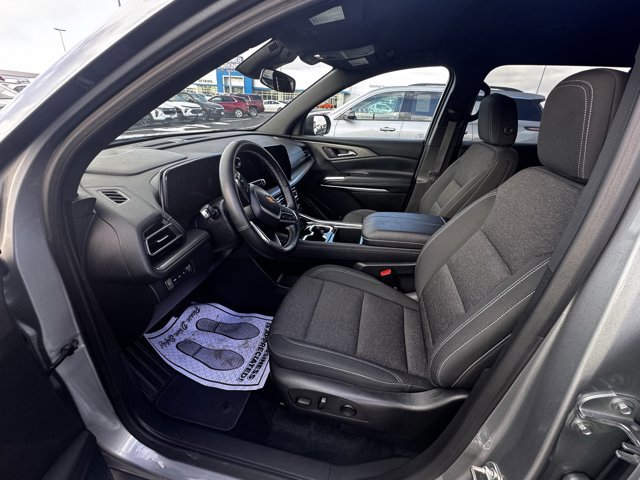 Used 2025 Chevrolet Traverse LT image 5