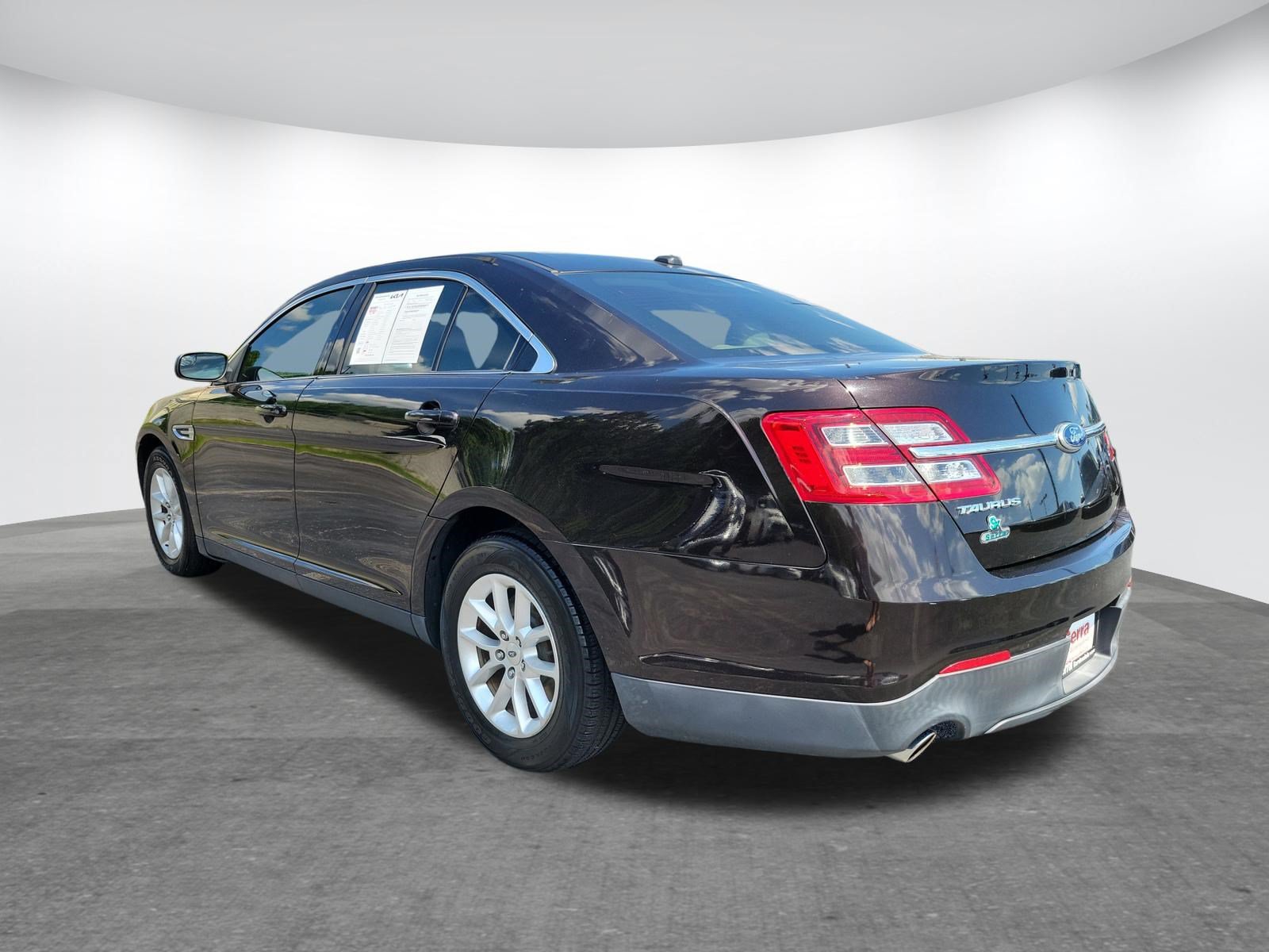 Used 2014 Ford Taurus SE FWD image 20