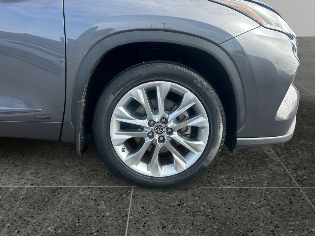 Used 2023 Toyota Highlander Limited image 9
