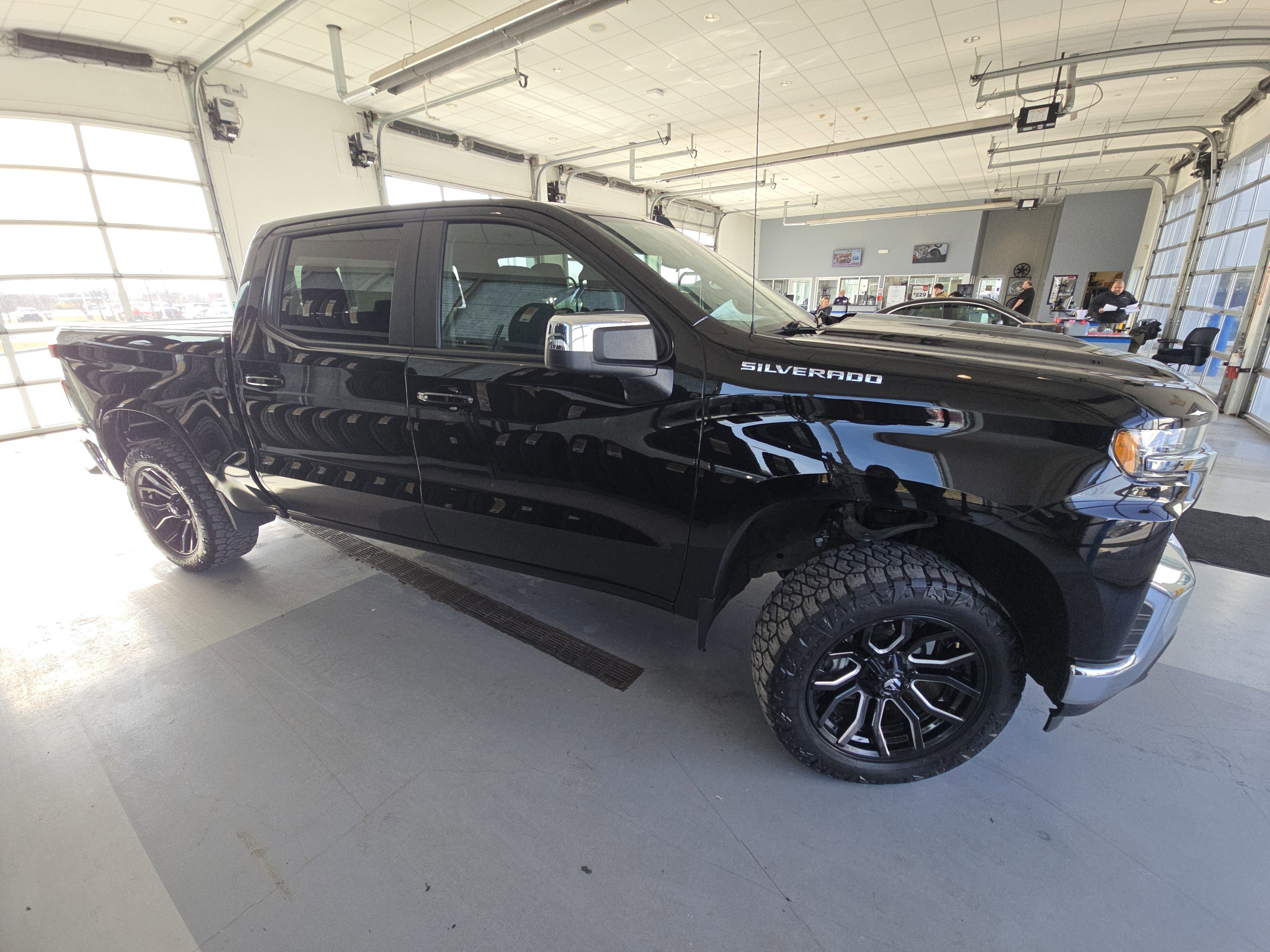 Used 2022 Chevrolet Silverado 1500 LT image 17