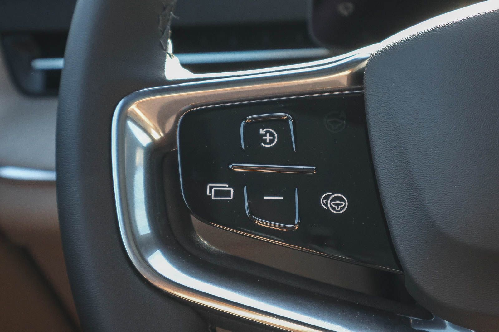 New 2026 Volvo EX90 Plus image 38