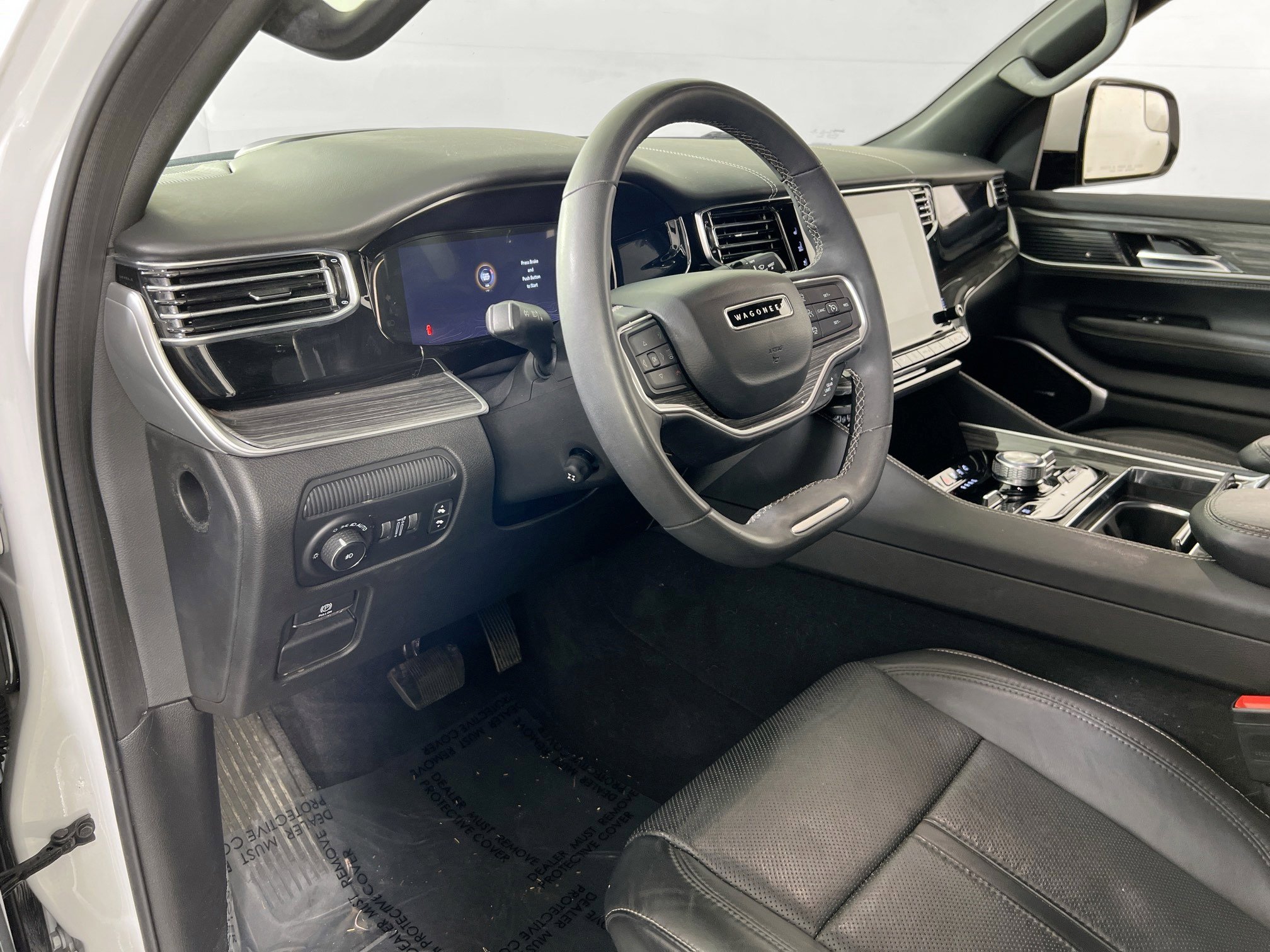 Used 2022 Jeep Wagoneer Series III w/ Rear Seat Video Group 1 image 9