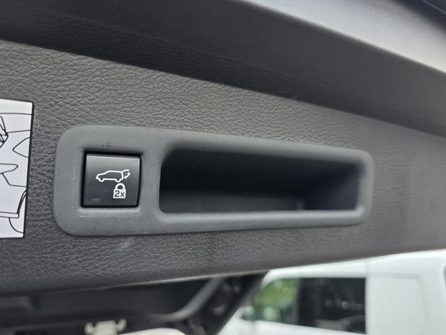 Used 2024 Toyota Sienna Platinum AWD/4WD image 15