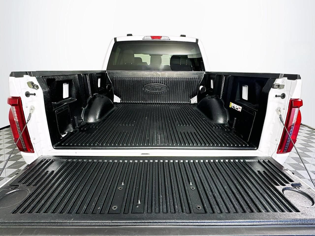 Used 2025 Ford F150 XLT w/ Equipment Group 301A Standard AWD/4WD image 41