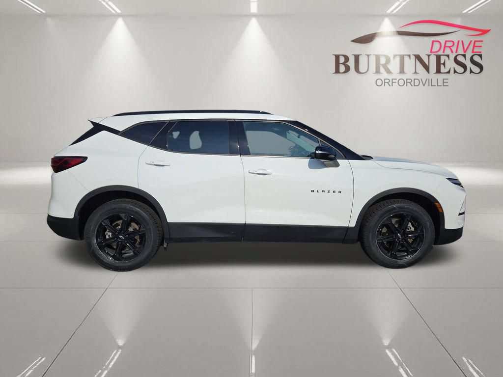 Certified 2024 Chevrolet Blazer LT w/ Midnight/Sport Edition AWD/4WD image 9