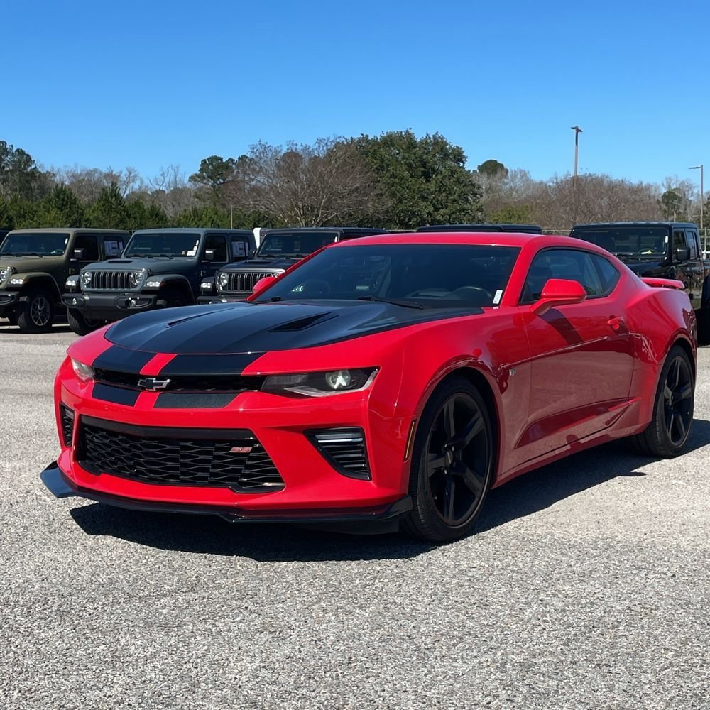 Used 2016 Chevrolet Camaro SS image 2