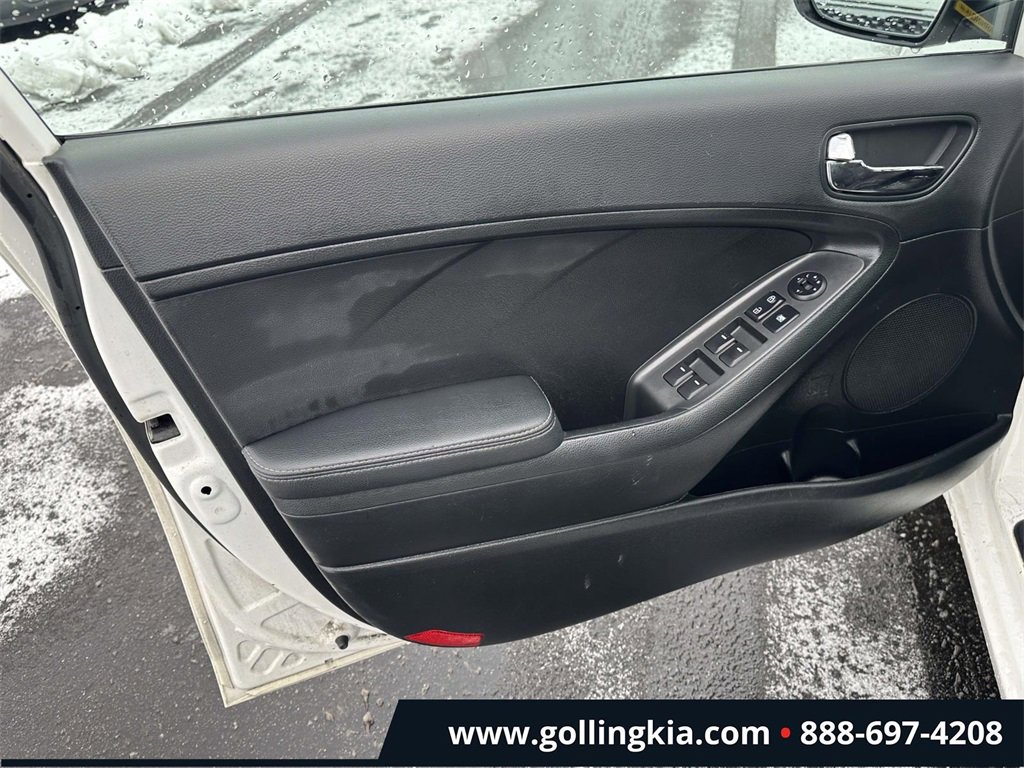 Used 2016 Kia Forte LX image 12