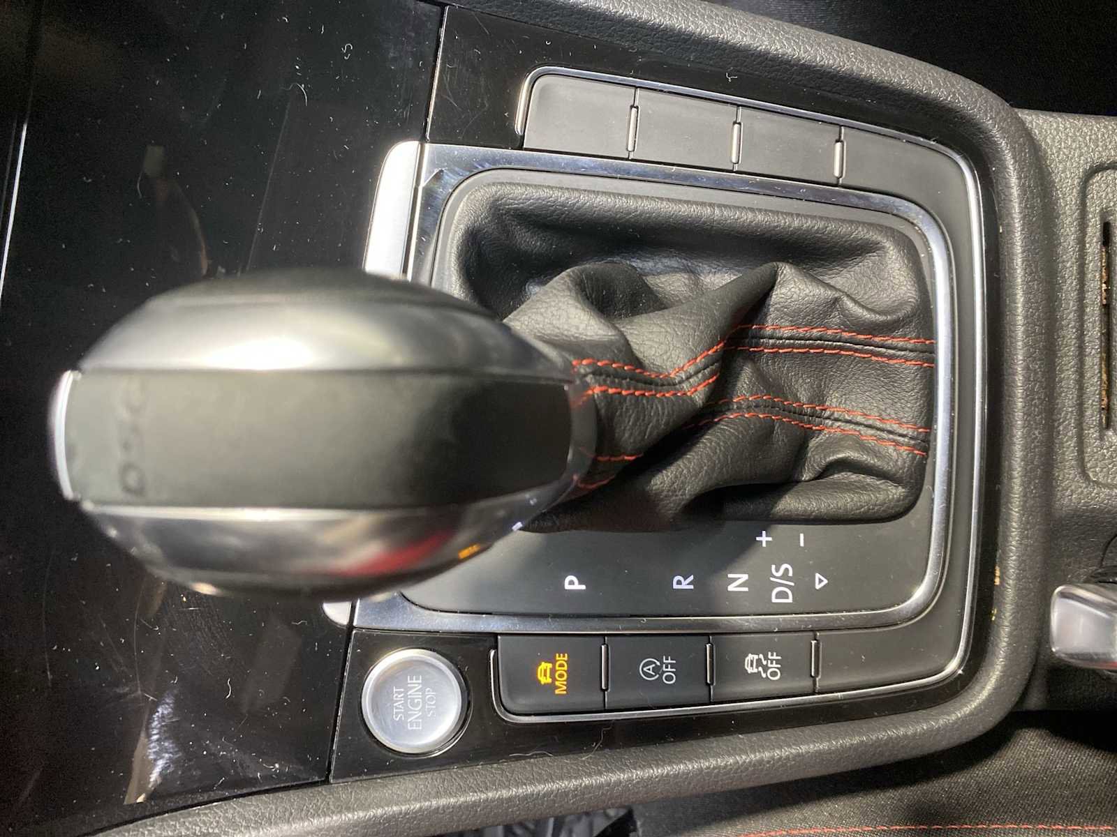 Used 2018 Volkswagen GTI SE w/ SE Leather Package image 17