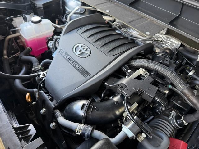 Used 2023 Toyota Highlander XLE FWD image 12