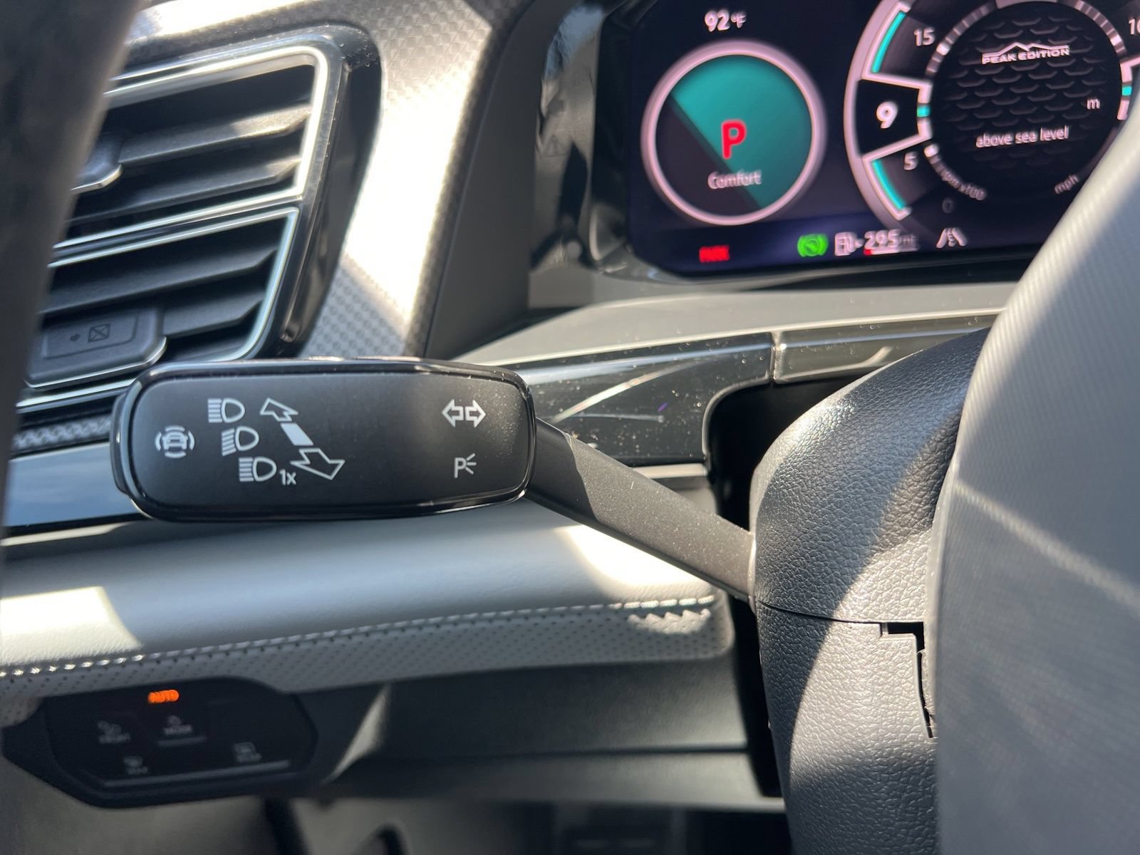 Certified 2024 Volkswagen Atlas Peak Edition SE AWD/4WD image 24