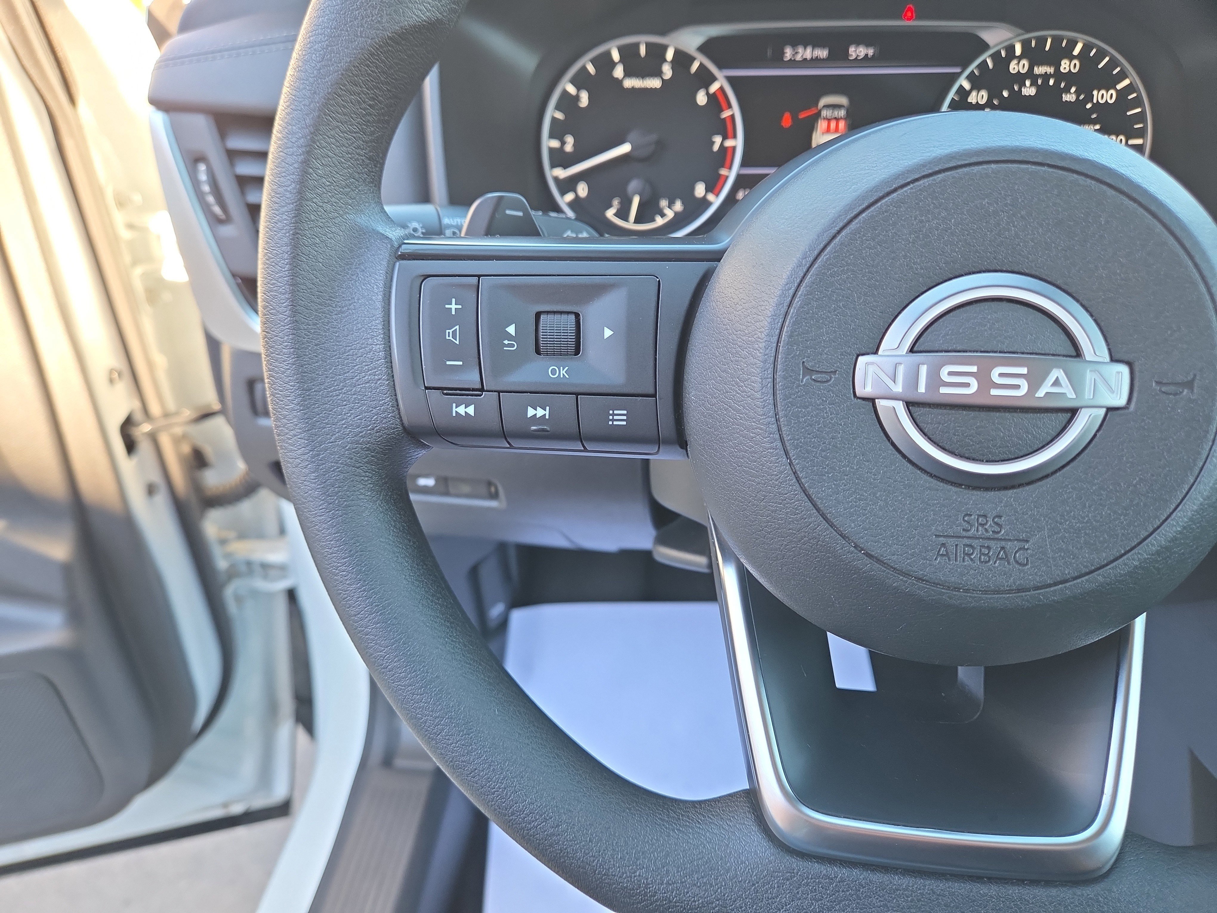 Used 2024 Nissan Rogue SV image 18