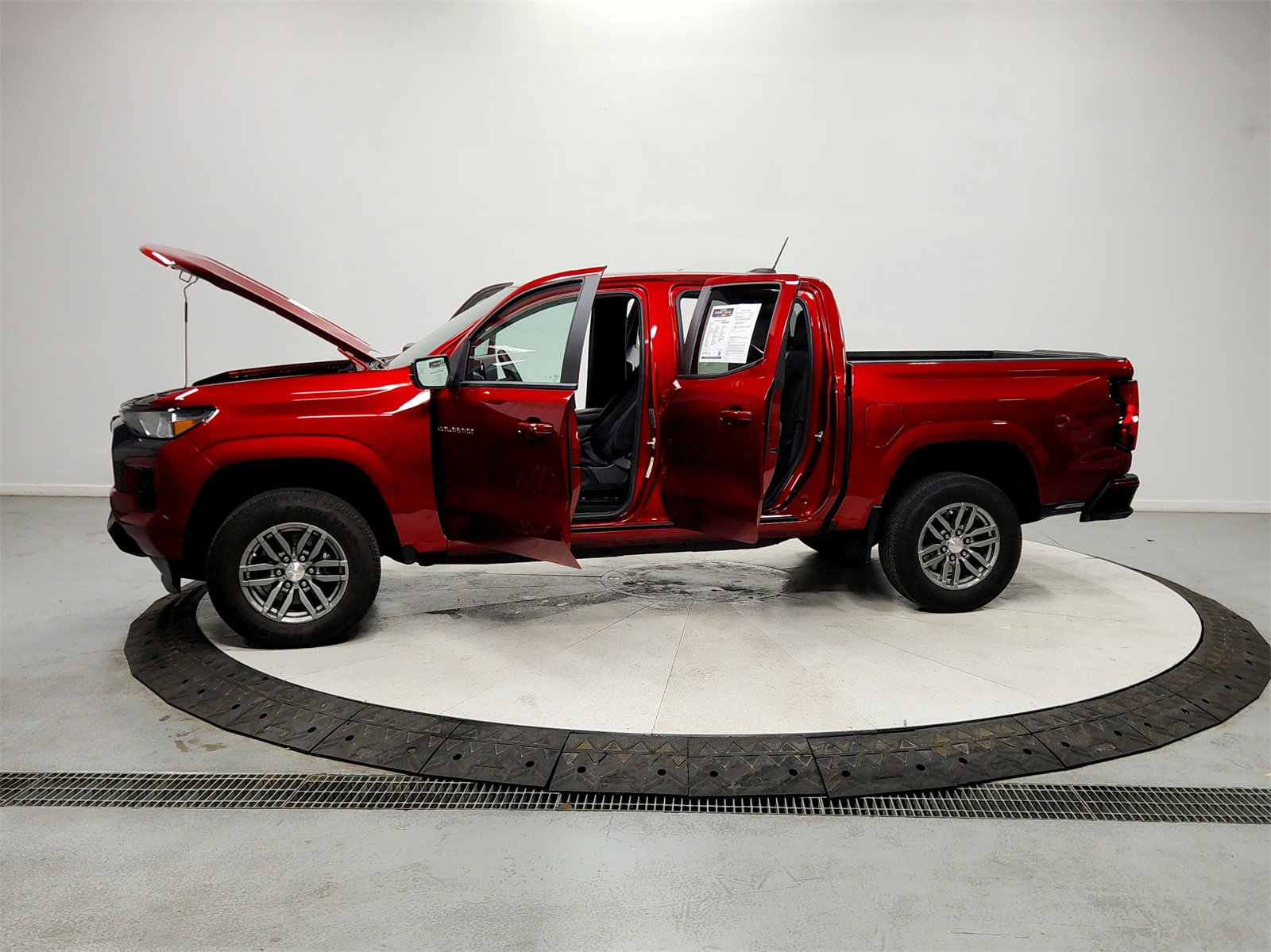 Used 2024 Chevrolet Colorado LT w/ LT Convenience Package II image 12