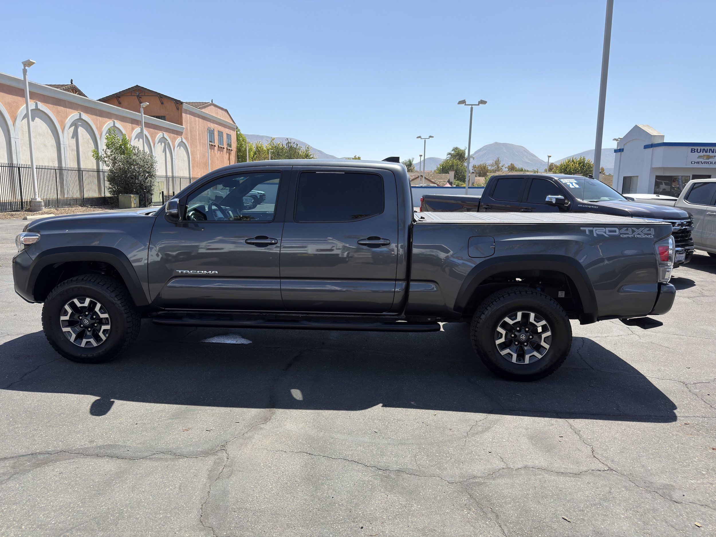 Used 2021 Toyota Tacoma TRD Off-Road w/ Technology Package AWD/4WD image 5