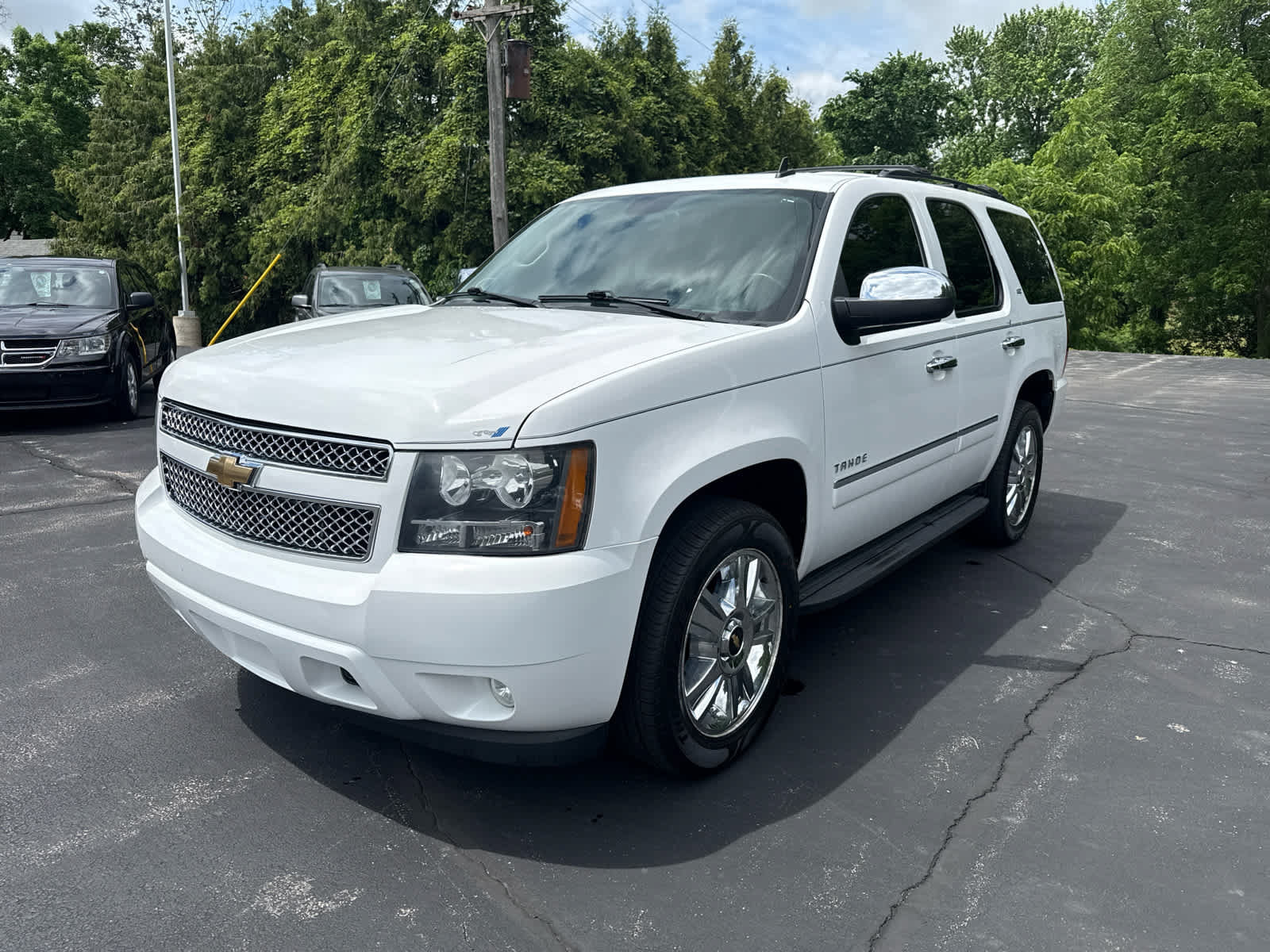 Used 2010 Chevrolet Tahoe LTZ AWD/4WD image 7