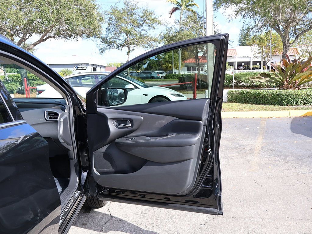 Used 2024 Nissan Murano SV w/ SV Midnight Edition Package image 22