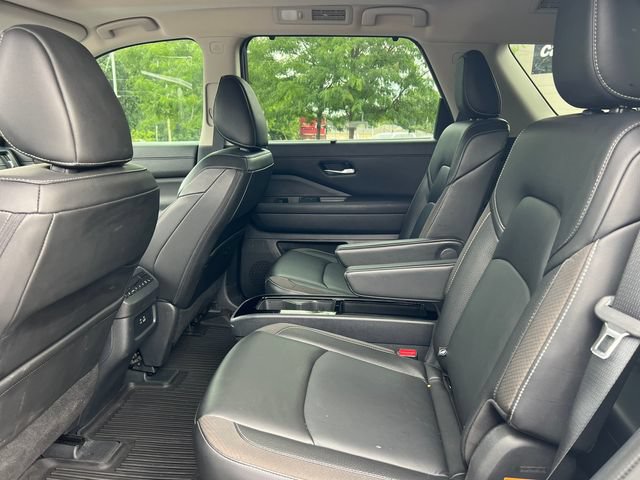 Used 2024 Nissan Pathfinder SL w/ SL Premium Package AWD/4WD image 4