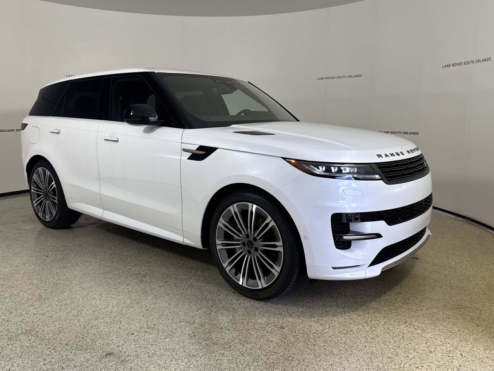 New 2026 Land Rover Range Rover Sport Dynamic SE AWD/4WD image 7