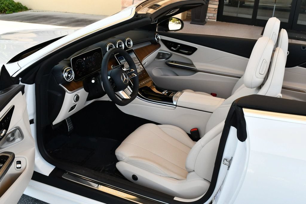 Used 2026 Mercedes-Benz CLE 450 4MATIC Cabriolet image 58
