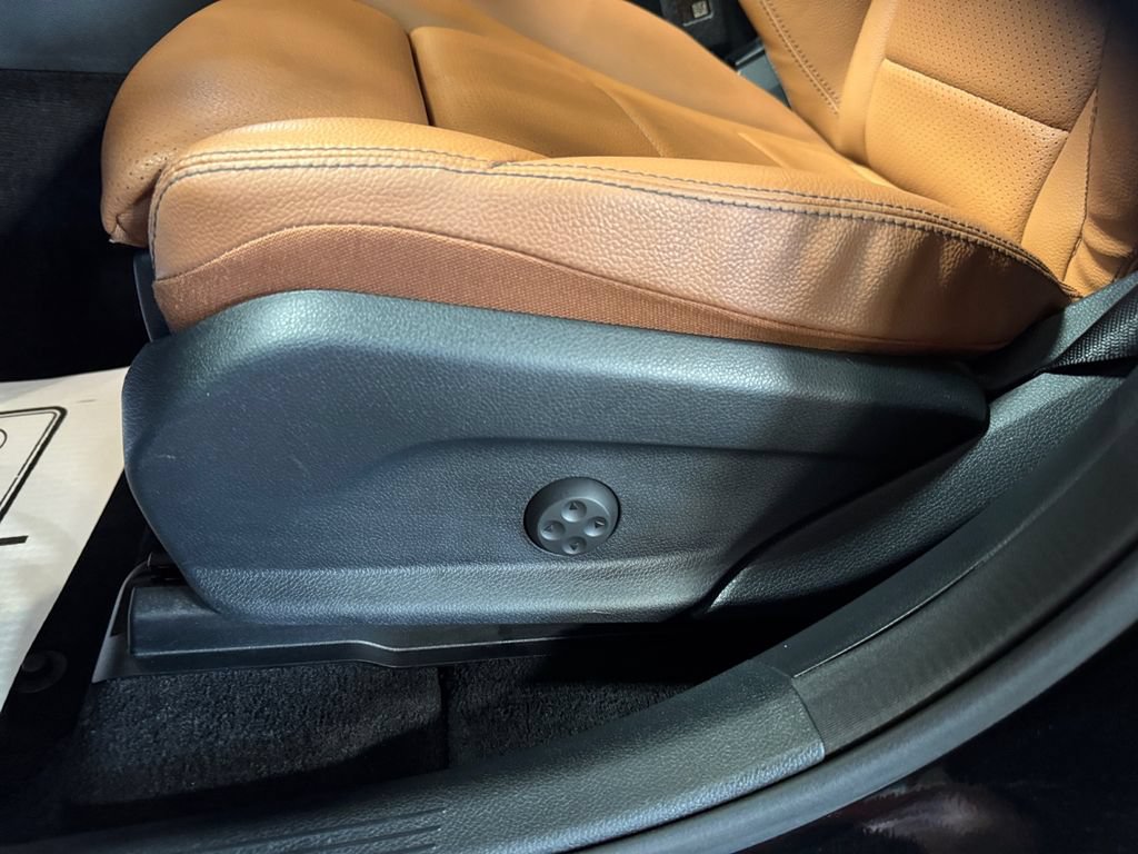Used 2023 Mercedes-Benz GLC 300 4MATIC Coupe image 13