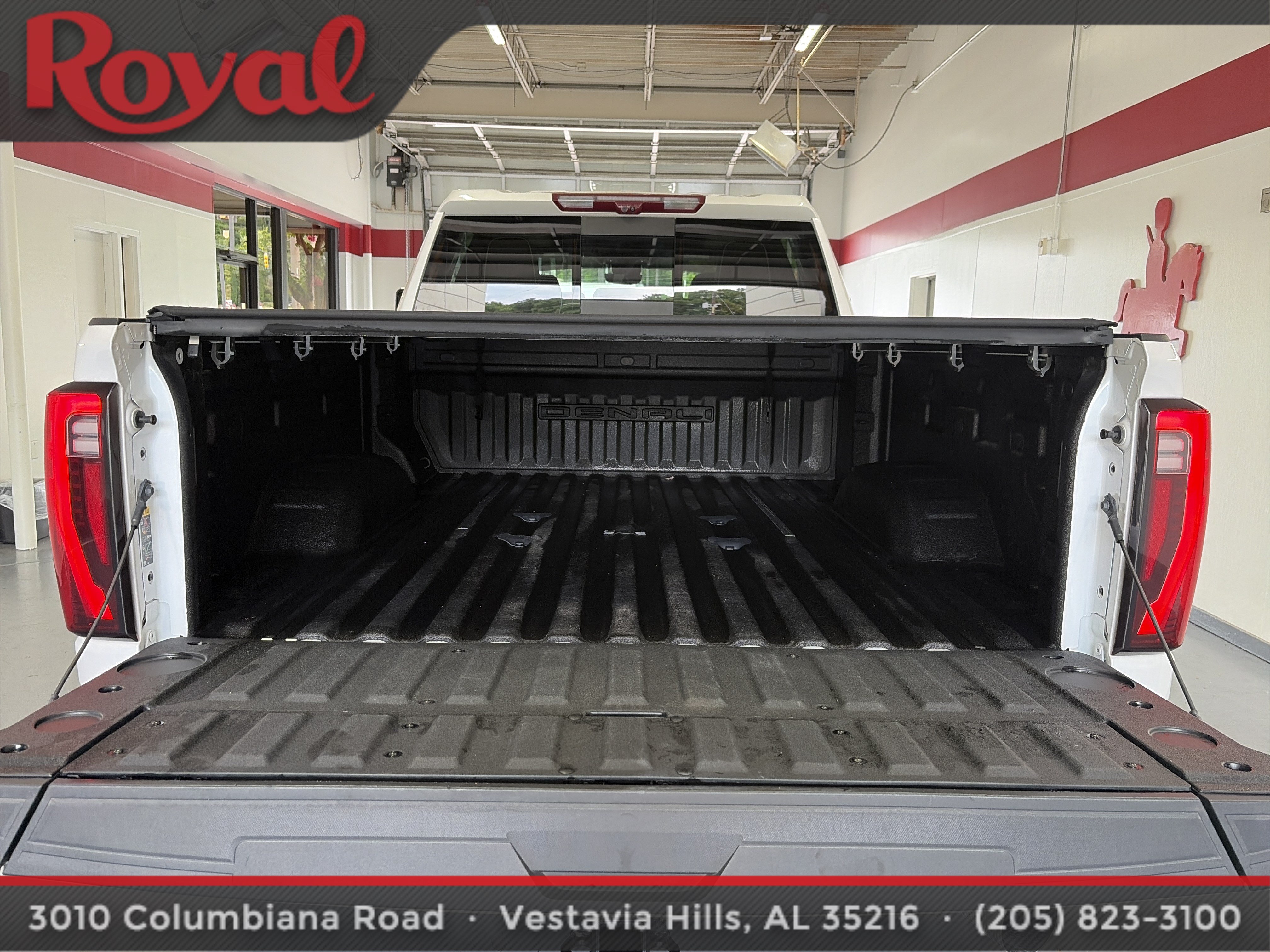 Used 2024 GMC Sierra 2500 Denali Ultimate w/ Max Trailering Package AWD/4WD image 4