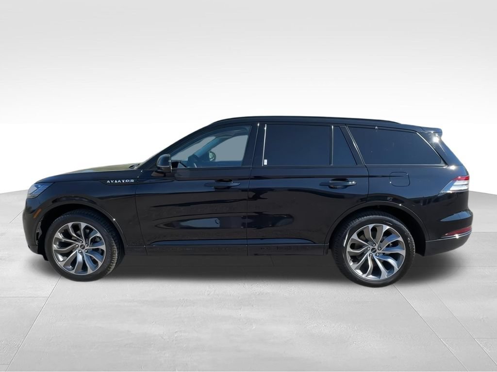 New 2026 Lincoln Aviator AWD w/ Jet Appearance Package image 5