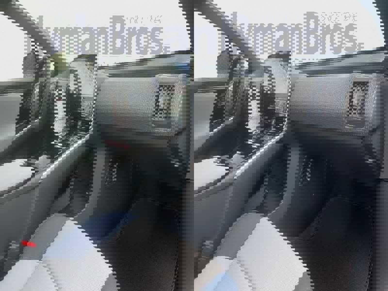 New 2024 Subaru Solterra Limited w/ Limited Package image 10