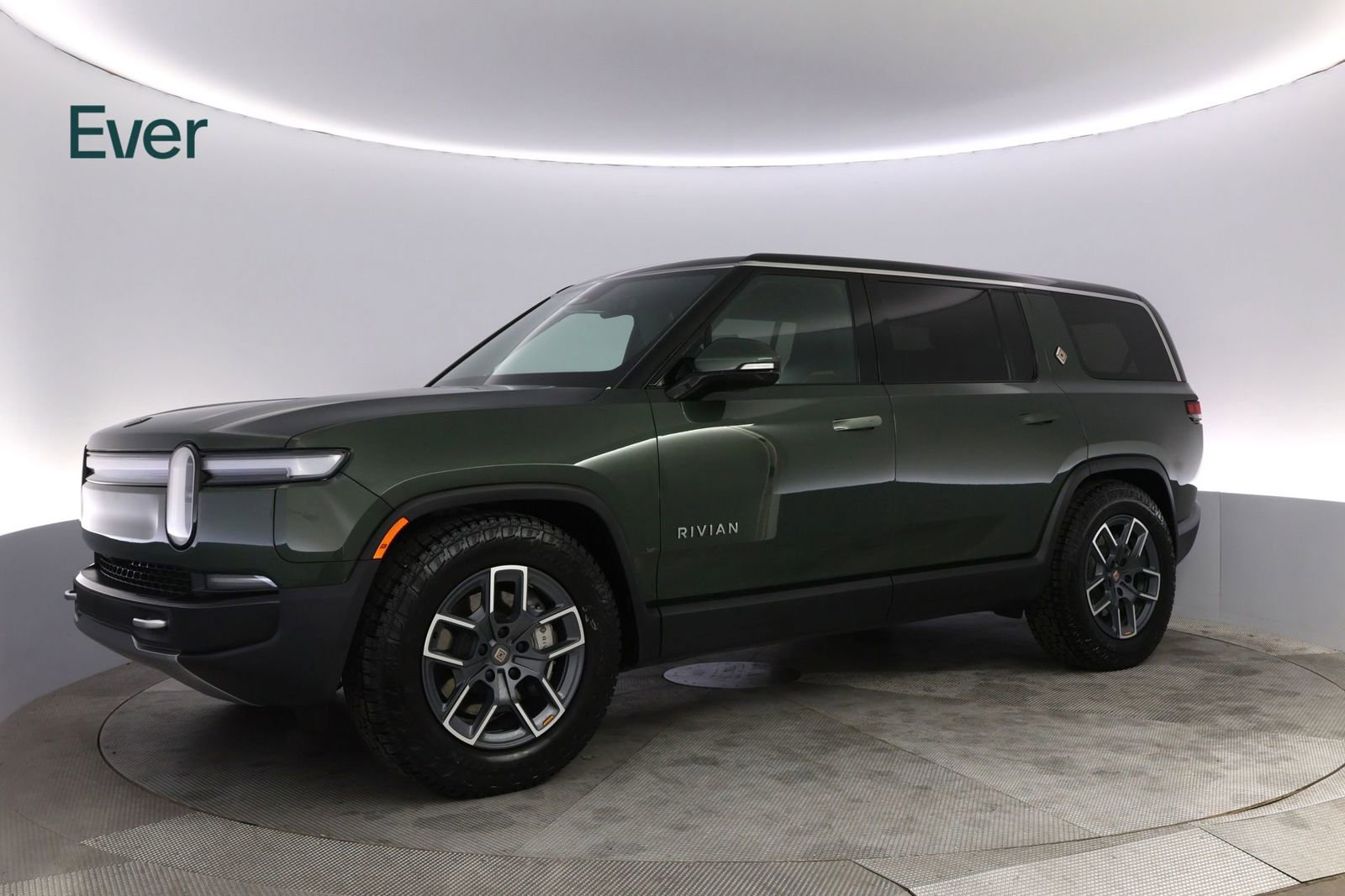 Used 2025 Rivian R1S Adventure image 18