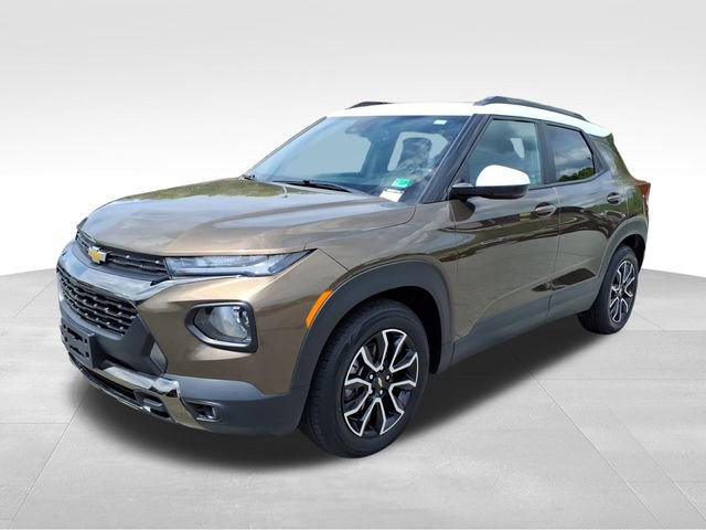 Used 2021 Chevrolet TrailBlazer ACTIV w/ Sun and Liftgate Package FWD image 2