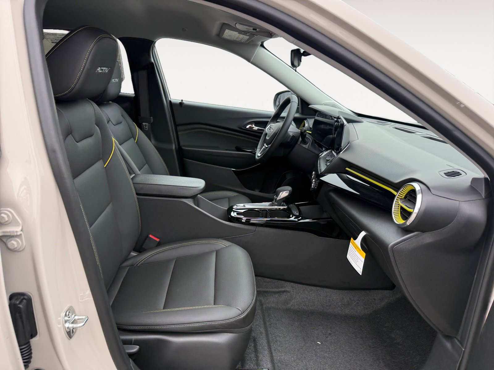 New 2026 Chevrolet Trax ACTIV w/ Driver Confidence Package FWD image 19