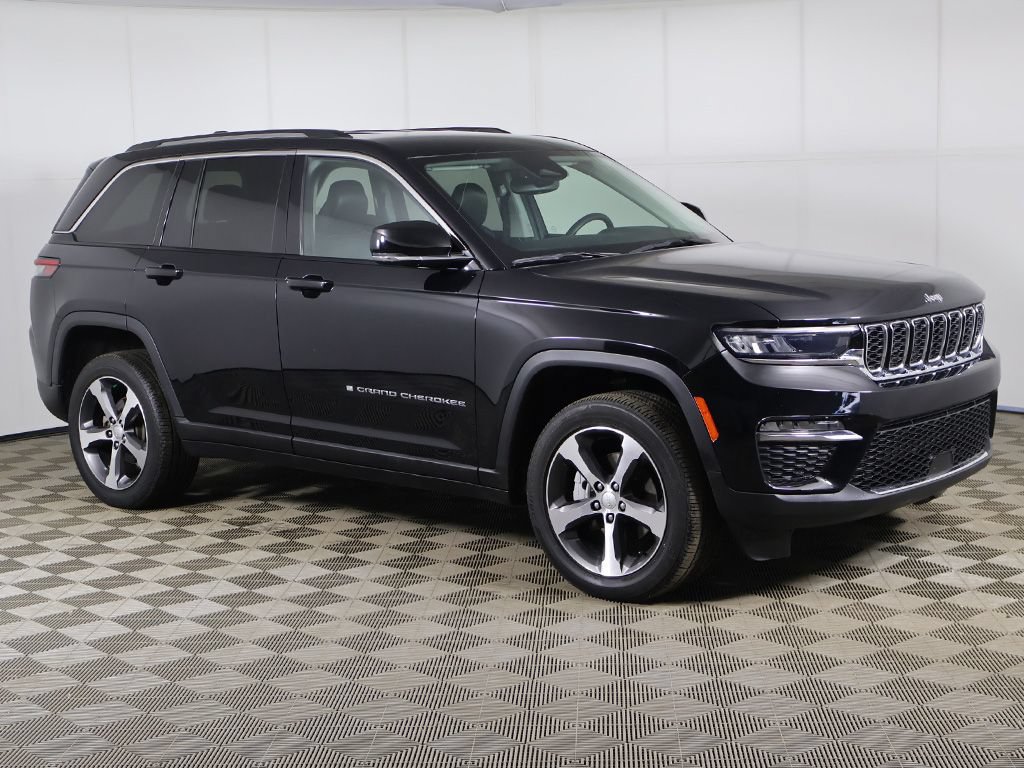 Used 2023 Jeep Grand Cherokee Limited AWD/4WD image 47