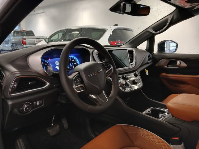 New 2026 Chrysler Pacifica Pinnacle AWD/4WD image 9