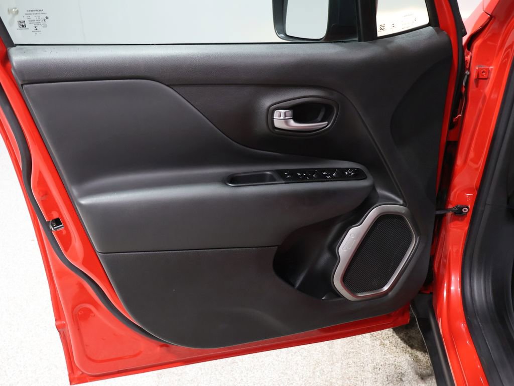 Used 2022 Jeep Renegade Latitude image 13