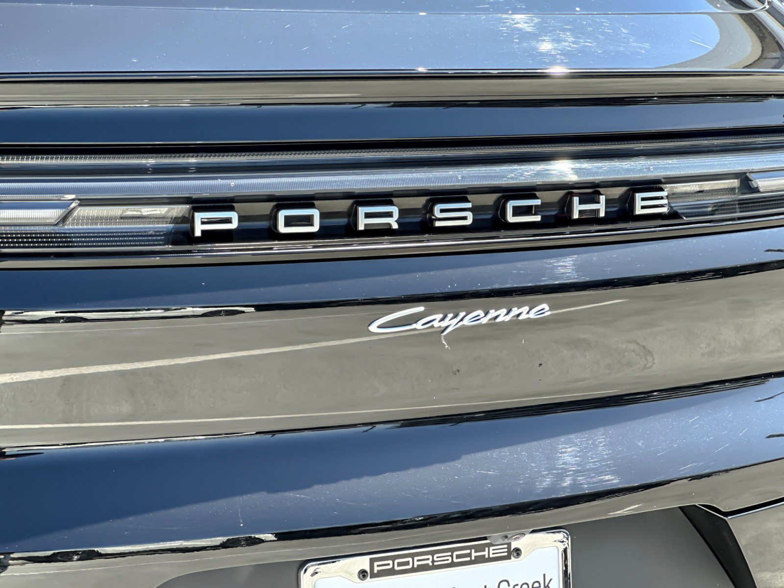 Certified 2025 Porsche Cayenne Coupe AWD/4WD image 26