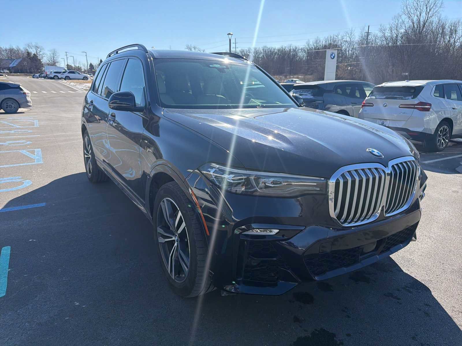 Used 2021 BMW X7 xDrive40i w/ M Sport Package AWD/4WD image 11