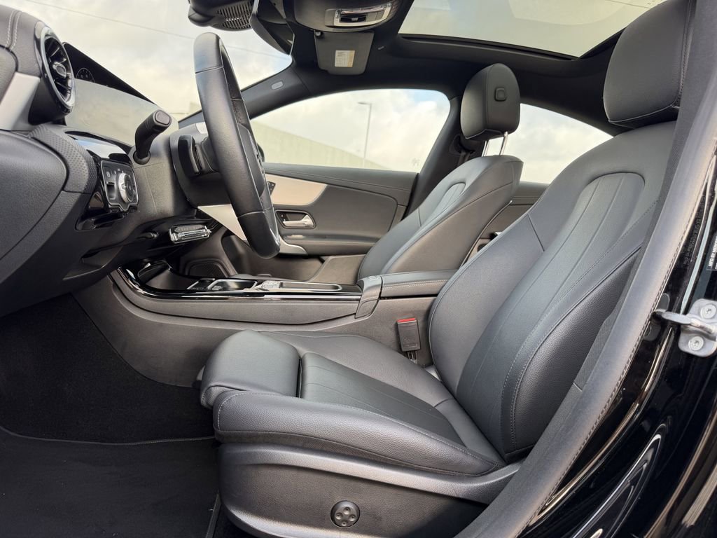 Used 2025 Mercedes-Benz CLA 250 4MATIC image 27