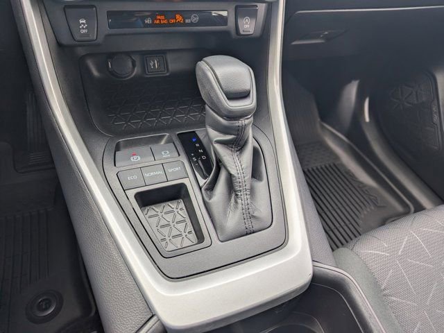 Used 2025 Toyota RAV4 XLE w/ Convenience Package image 26
