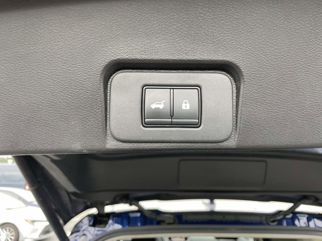 Used 2025 Nissan Rogue SV w/ SV Premium Package image 51