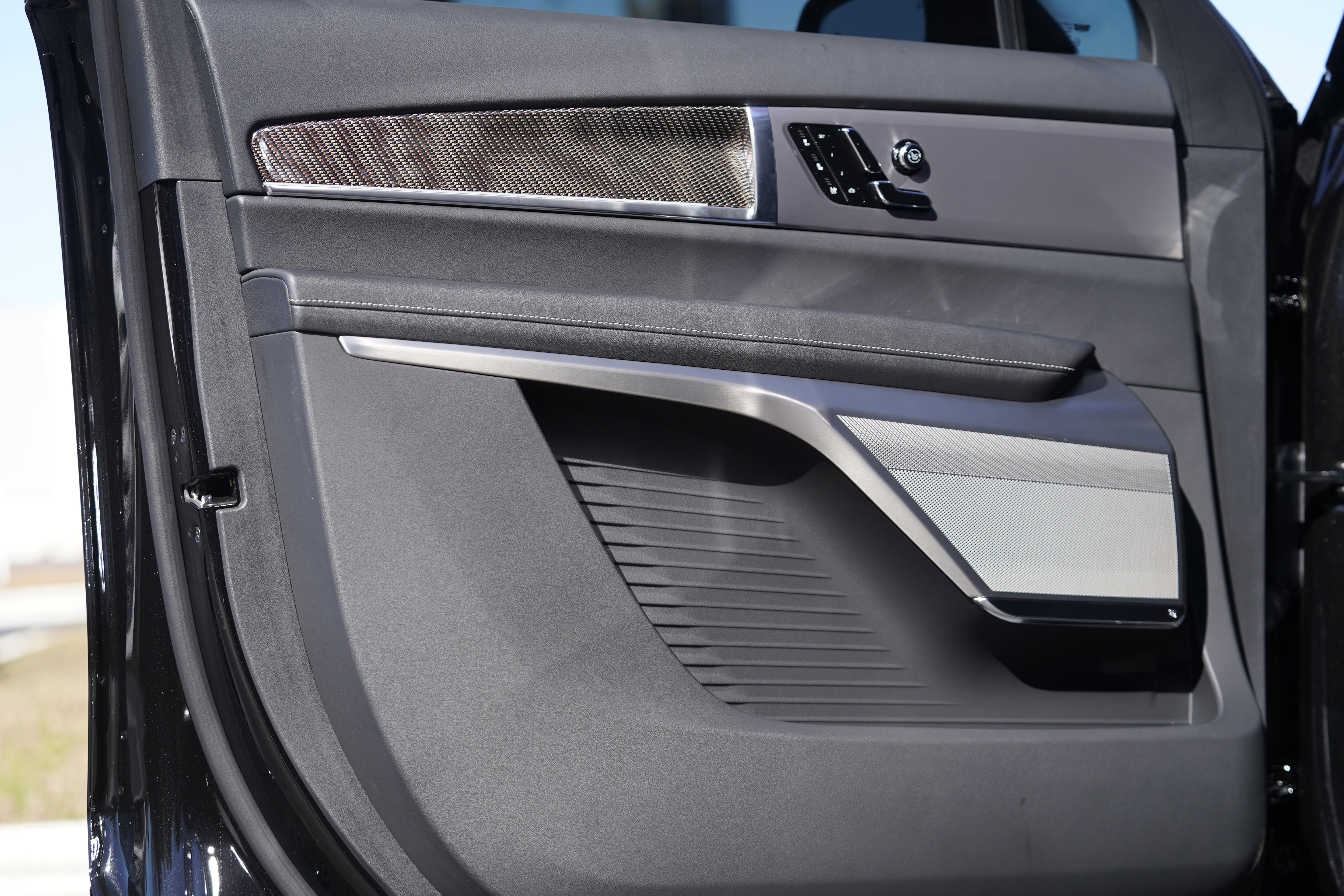 Used 2026 Cadillac Vistiq Sport image 27