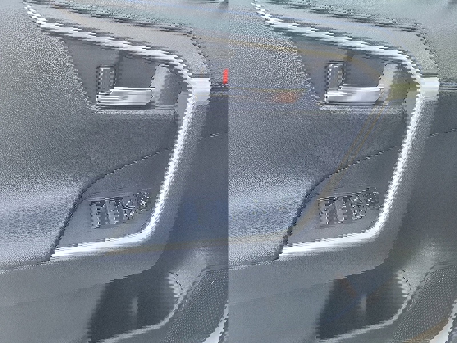 Used 2019 Toyota RAV4 XSE image 18