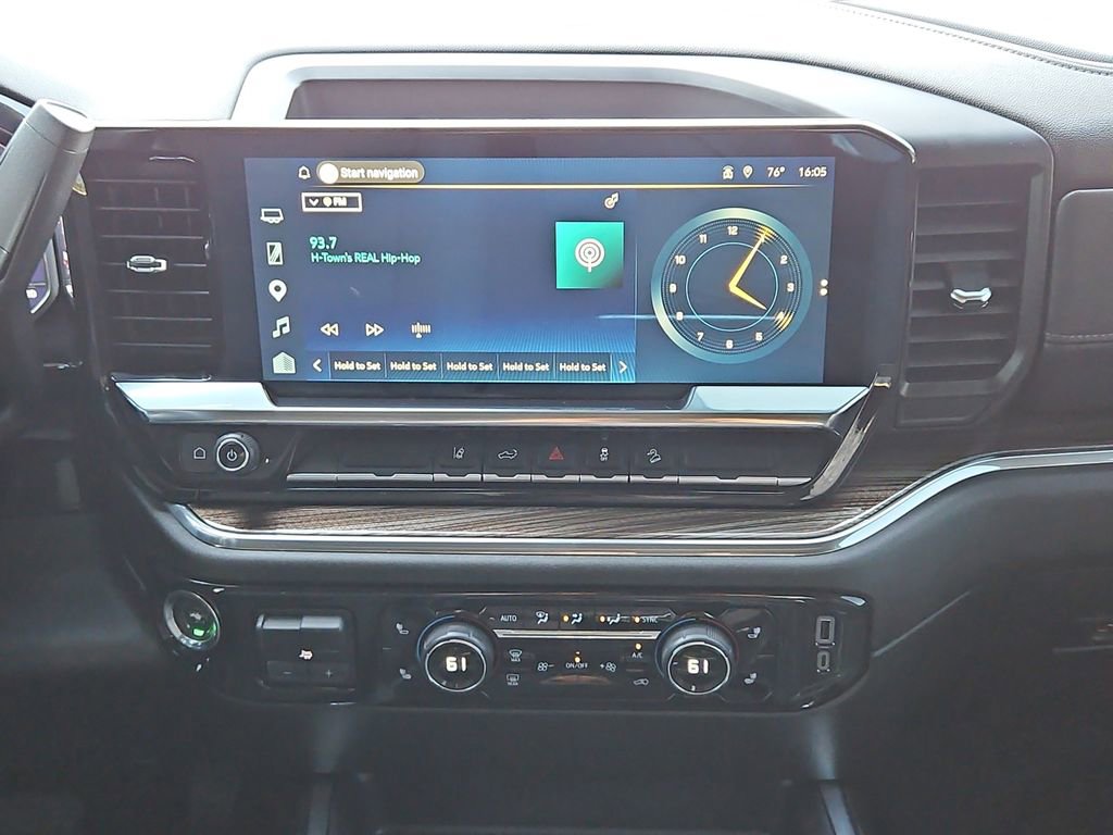 Used 2024 Chevrolet Silverado 3500 LT w/ Convenience Package image 21