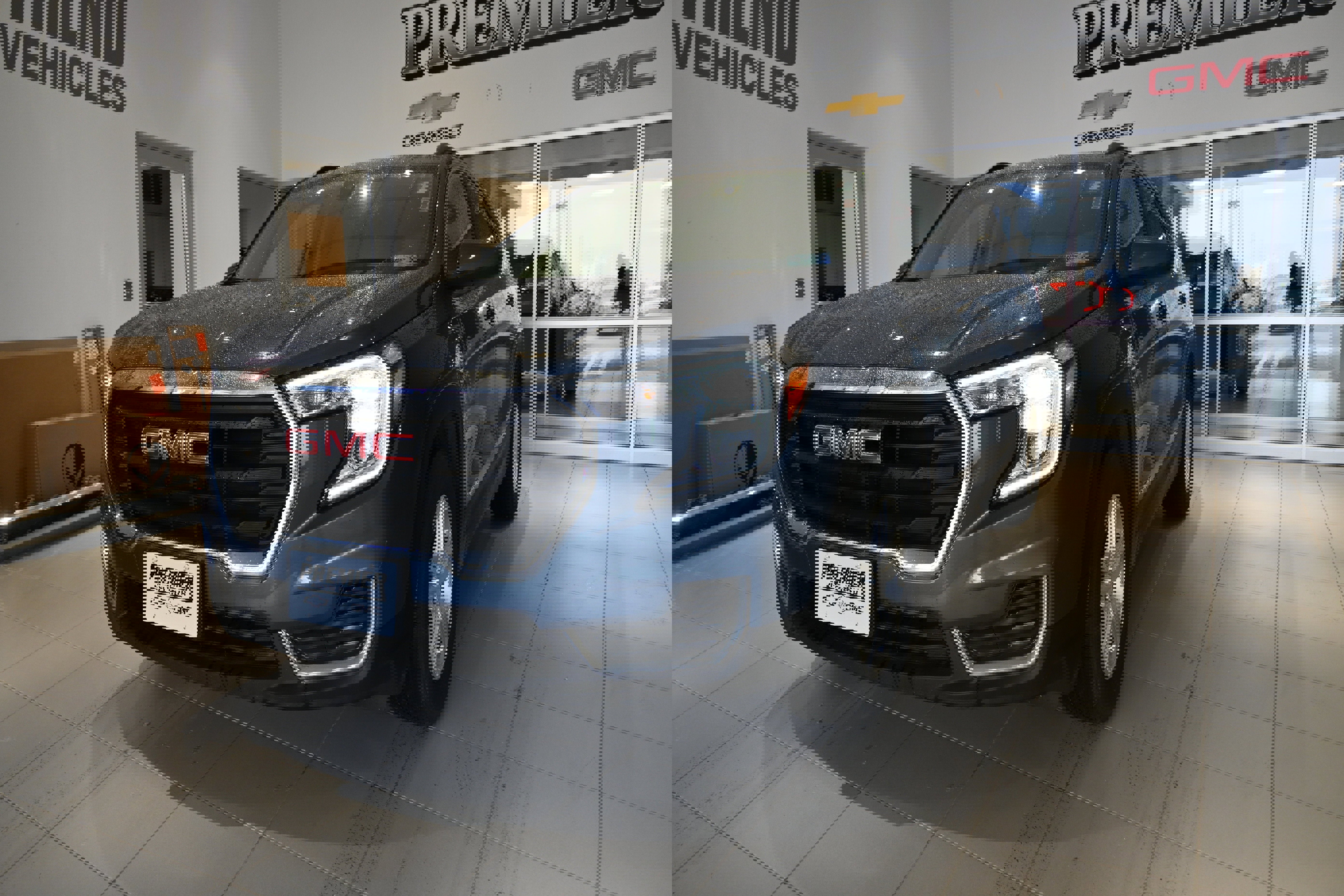 Used 2024 GMC Terrain SLE w/ Driver Convenience Package image 4