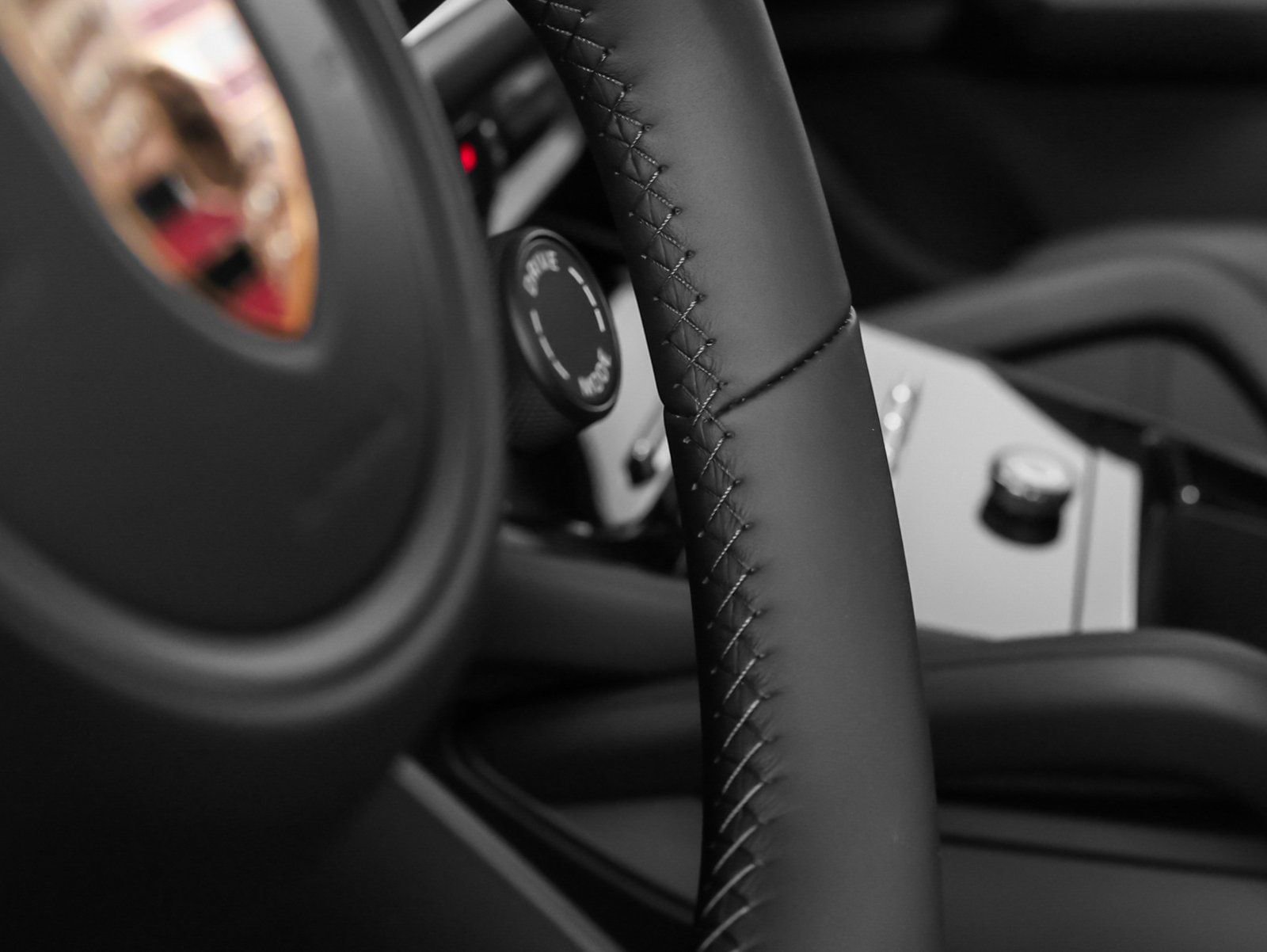 Certified 2025 Porsche Cayenne image 33