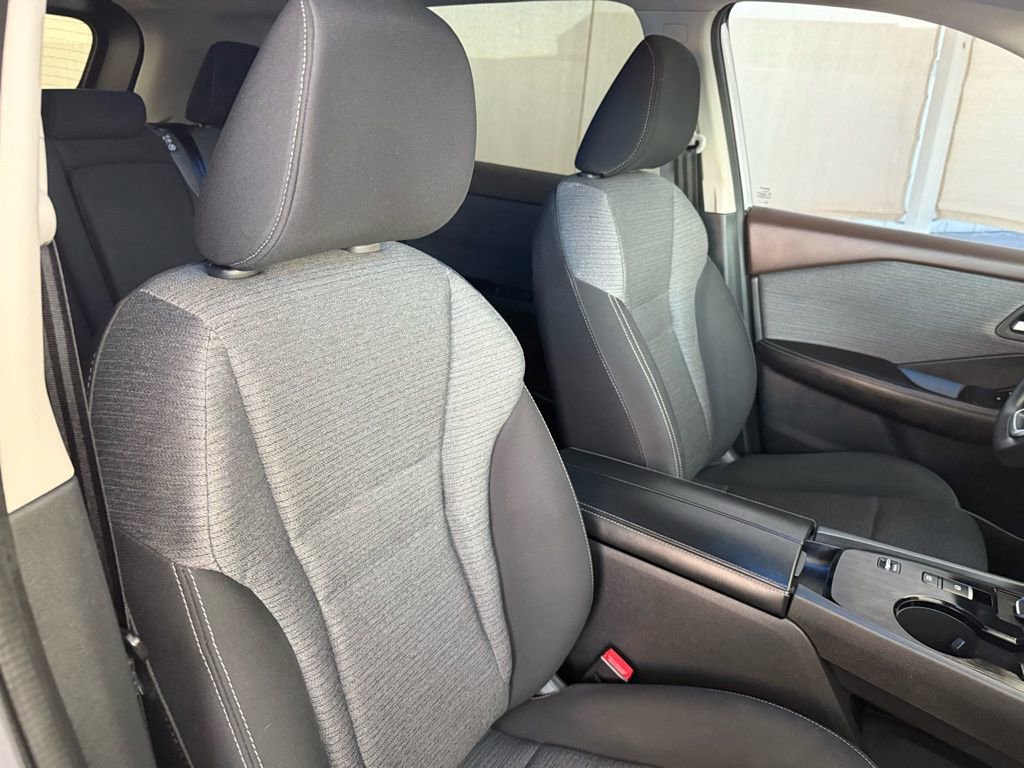 Used 2021 Nissan Rogue SV image 14