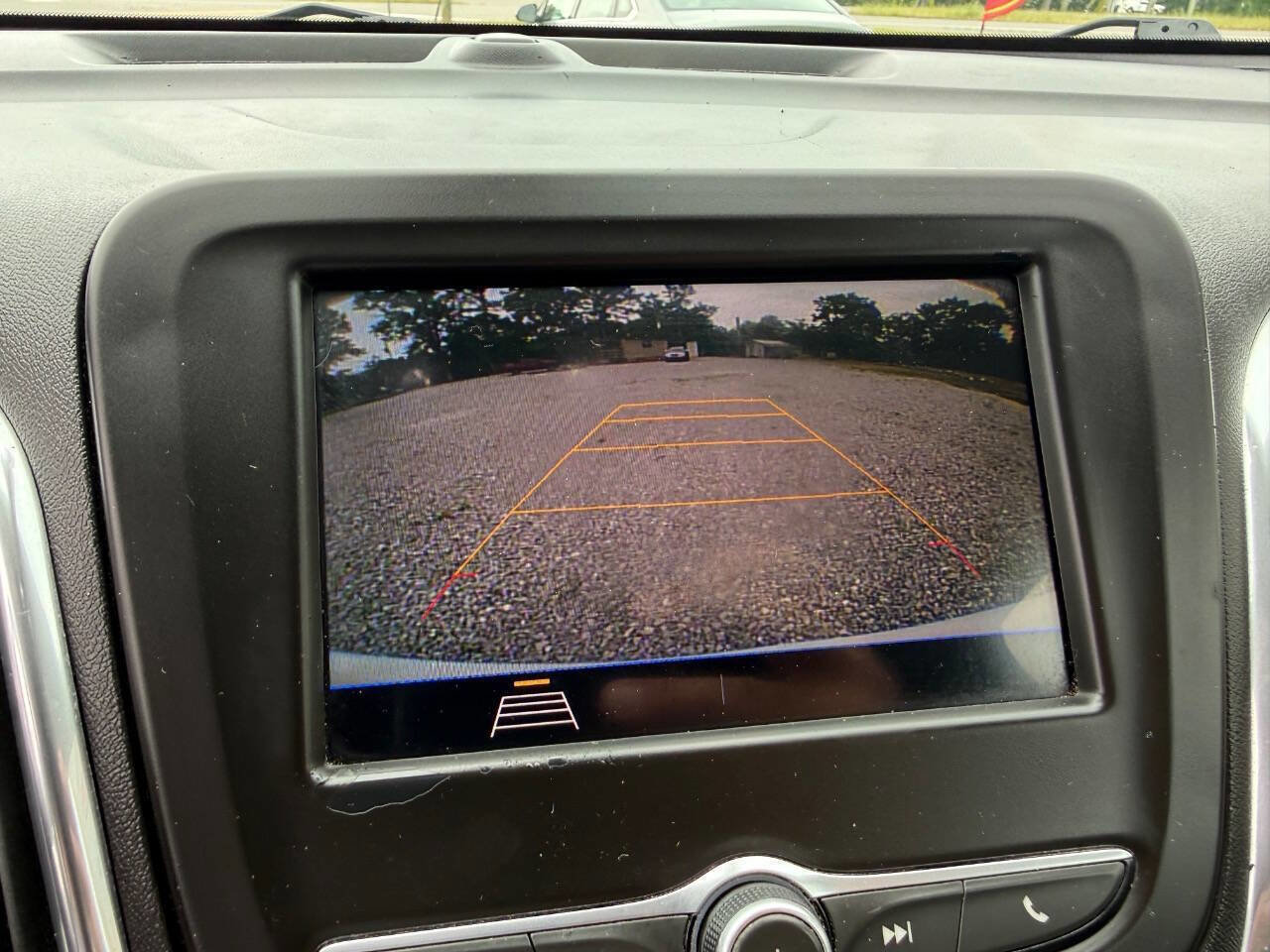 Used 2021 Chevrolet Equinox LT FWD image 19