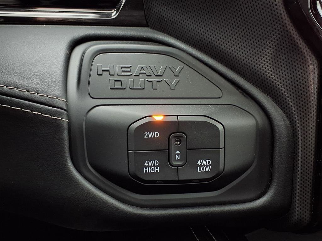 New 2025 RAM 3500 Limited image 10